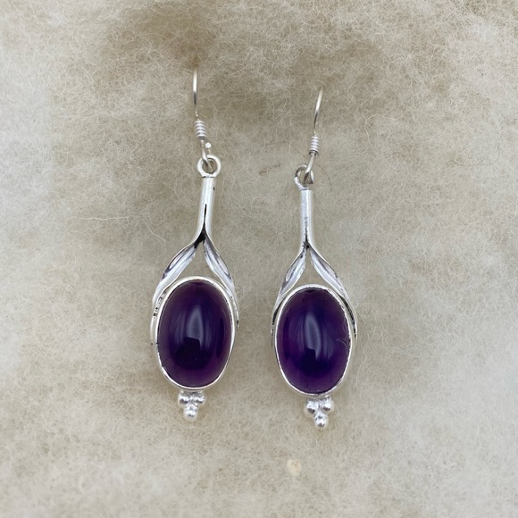 Your choice of any one Sterling silver earring set props not included. - Picture 4 of 4